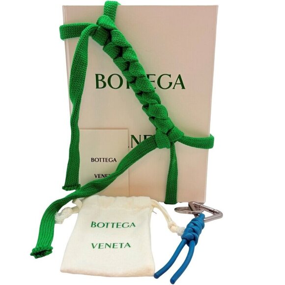 Auth BOTTEGA VENETA Keyring Nappa Triangle Key Holder Green Metallic - Picture 2 of 15